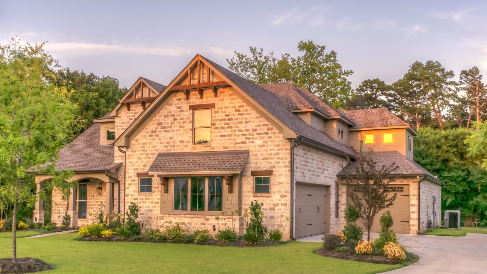 Beautiful Home mid in Forest